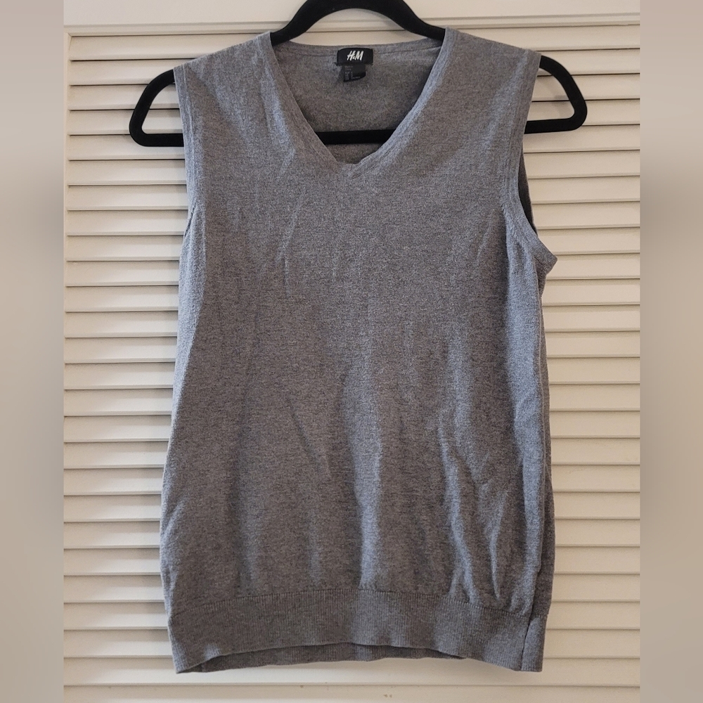 H&M- Grey Sleeveless V-Neck Cotton & Cashmere Top